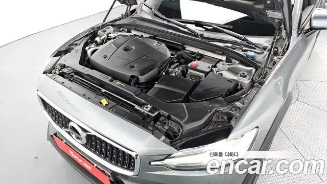 Volvo V60 Cross Country 2020 — ფოტო 23/31