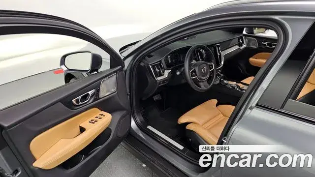 Volvo V60 Cross Country 2020 — ფოტო 12/31
