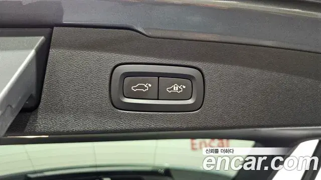 Volvo V60 Cross Country 2020 — ფოტო 2/31
