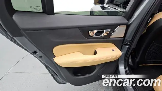 Volvo V60 Cross Country 2020 — ფოტო 3/31