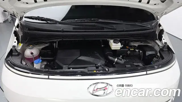 Hyundai Staria 2023 — Фото 6/20
