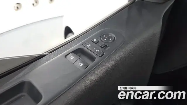 Hyundai Staria 2023 — Фото 19/20