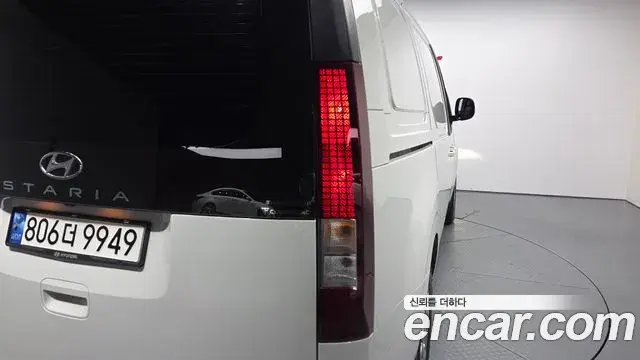 Hyundai Staria 2023 — Photo 23/31