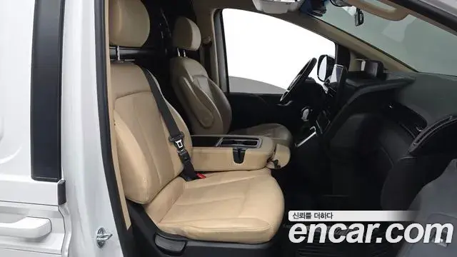 Hyundai Staria 2023 — Photo 21/31