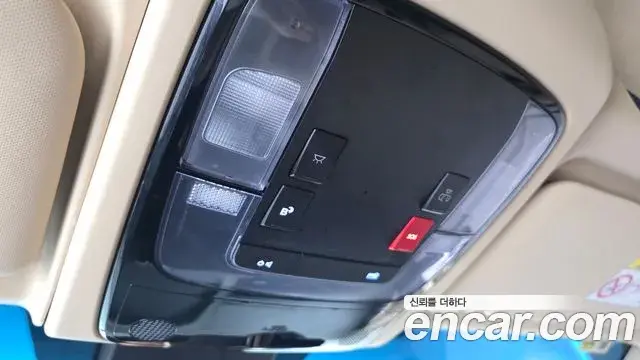 Hyundai Staria 2023 — Photo 1/31