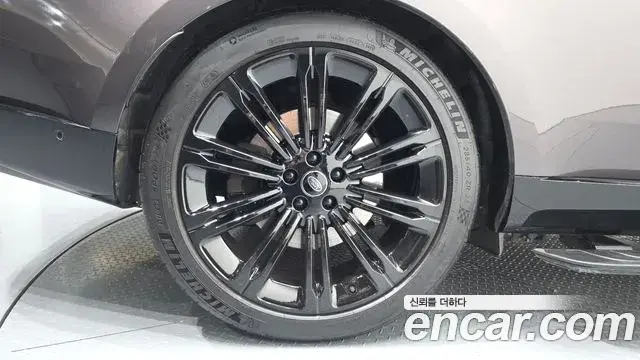 Land Rover Range Rover 2023 — Şəkil 26/43