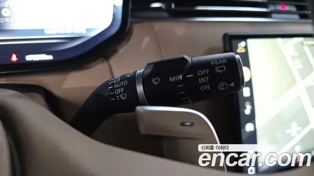 Land Rover Range Rover 2023 — Şəkil 33/43