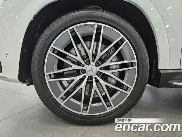 Mercedes-Benz GLE-Class 2025 — ფოტო 8/16