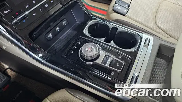 Kia Carnival 2021 — Фото 9/20