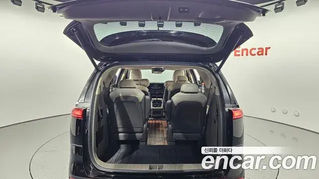 Kia Carnival 2021 — Фото 16/20