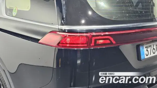 Kia Carnival 2021 — ფოტო 23/30