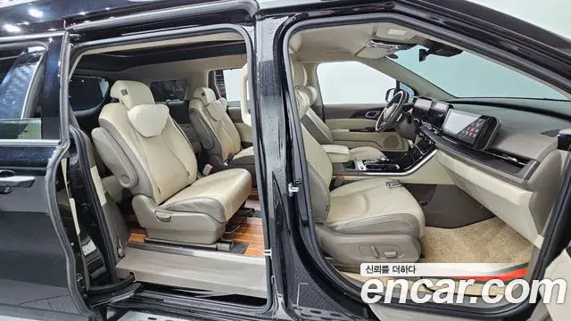 Kia Carnival 2021 — ფოტო 30/30
