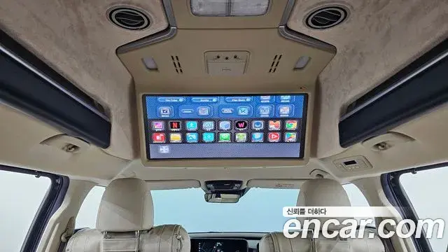 Kia Carnival 2021 — ფოტო 3/30