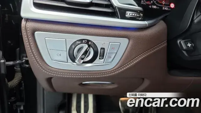 BMW 7 Series 2019 — Photo 32/34