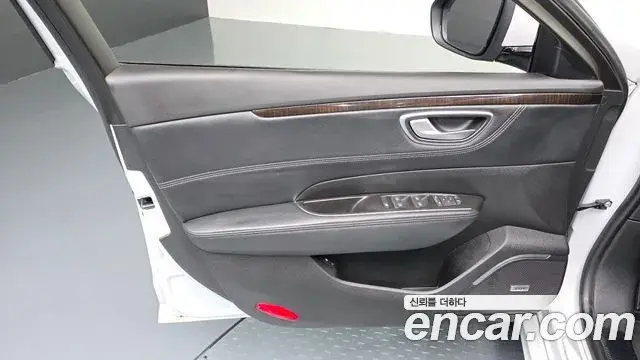 Renault Samsung SM6 2018 — ფოტო 25/35