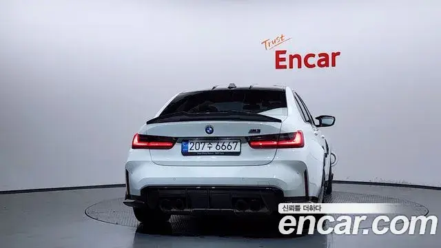 BMW M3 2023 — ფოტო 16/33