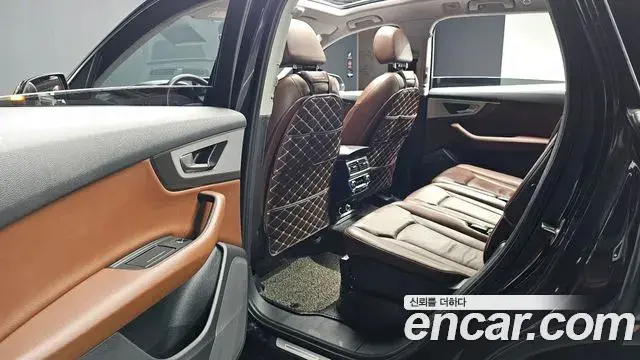 Audi Q7 2019 — Photo 22/30