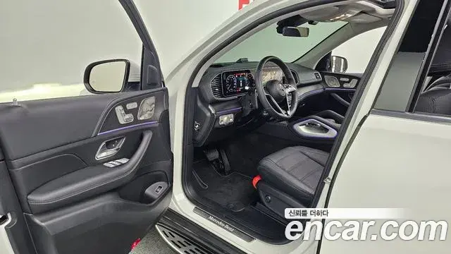 Mercedes-Benz GLE-Class 2025 — Photo 22/32