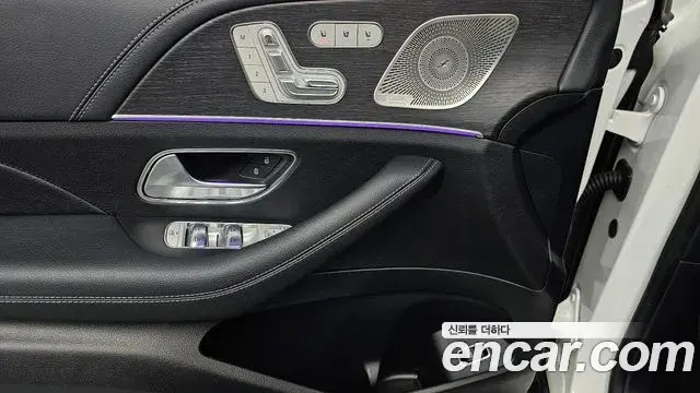 Mercedes-Benz GLE-Class 2025 — Photo 29/32