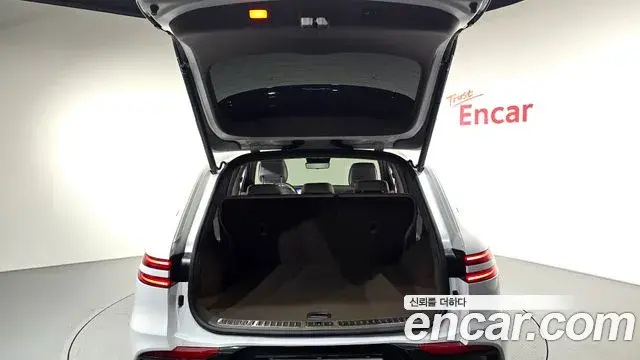 Genesis GV70 2024 — Photo 27/33