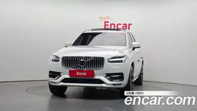 Volvo XC90 2021 — Şəkil 32/34