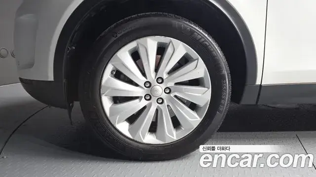 Land Rover Discovery Sport 2020 — ფოტო 15/20