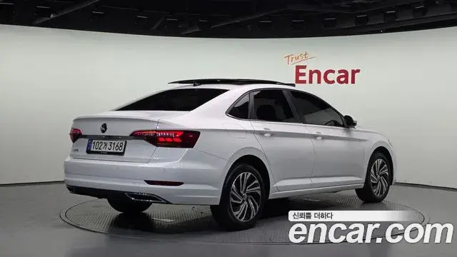 Volkswagen Jetta 2021 — Şəkil 14/20