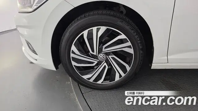 Volkswagen Jetta 2021 — Şəkil 18/20