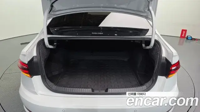 Volkswagen Jetta 2021 — Şəkil 7/20