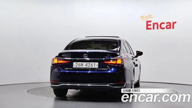 Lexus ES300h 2019 — Şəkil 2/34