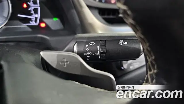 Lexus ES300h 2019 — Şəkil 22/34