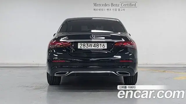 Mercedes-Benz E-Class 2023 — Фото 3/17
