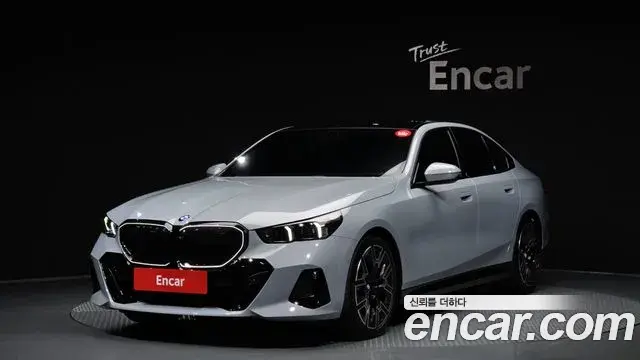BMW 5 Series 2025 — Фото 1/20