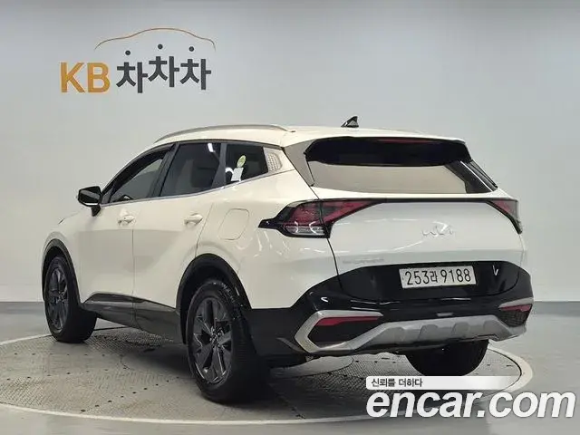 Kia Sportage 2022 — ფოტო 15/18