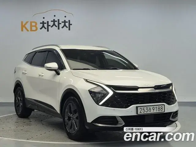 Kia Sportage 2022 — ფოტო 17/18