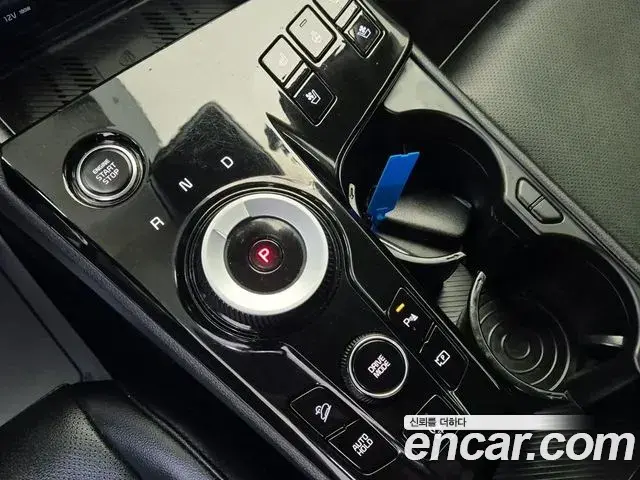 Kia Sportage 2022 — ფოტო 8/18
