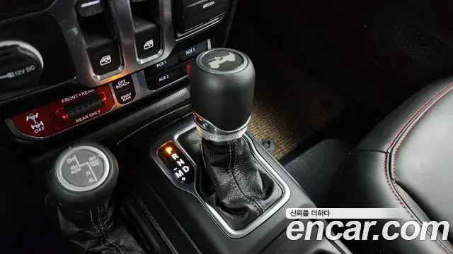 Jeep Wrangler 2024 — Şəkil 16/29