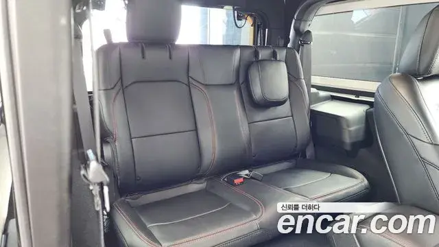 Jeep Wrangler 2024 — Şəkil 11/29