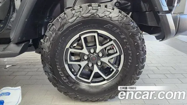 Jeep Wrangler 2024 — Şəkil 12/29