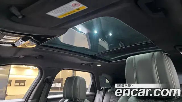 Land Rover Range Rover Velar 2019 — Photo 9/39