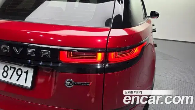 Land Rover Range Rover Velar 2019 — Photo 21/39