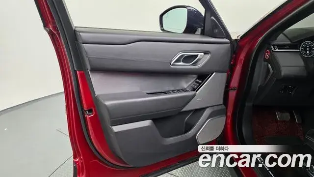 Land Rover Range Rover Velar 2019 — Photo 36/39
