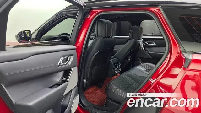 Land Rover Range Rover Velar 2019 — Photo 22/39