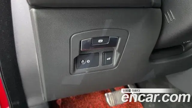 Land Rover Range Rover Velar 2019 — Photo 33/39