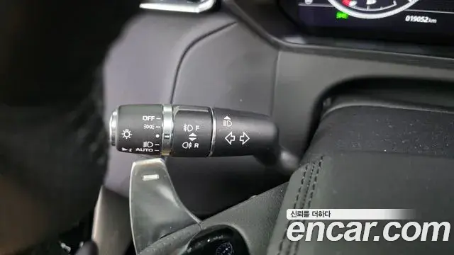 Land Rover Range Rover Velar 2019 — Photo 37/39