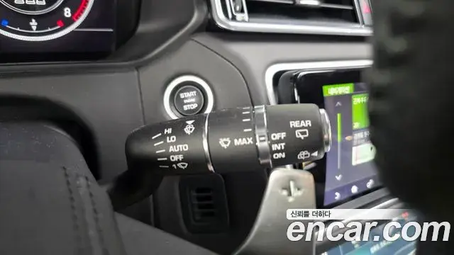 Land Rover Range Rover Velar 2019 — Photo 28/39
