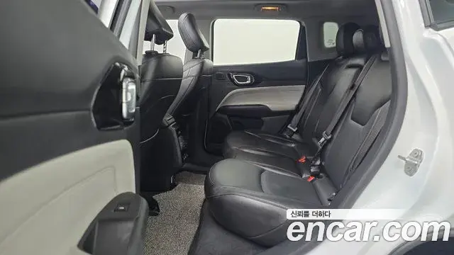 Jeep Compass 2022 — Фото 12/20