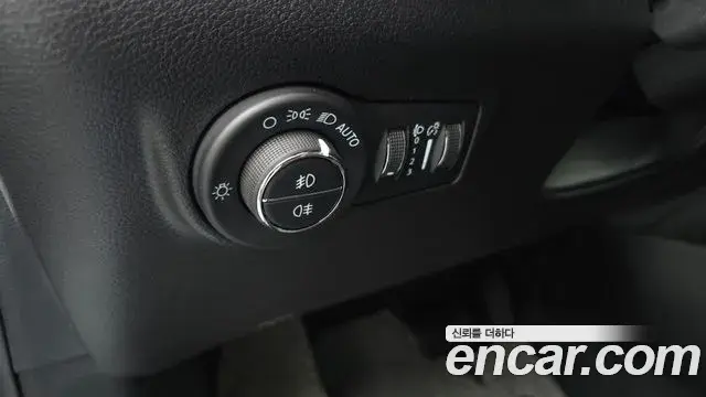 Jeep Compass 2022 — Фото 19/20