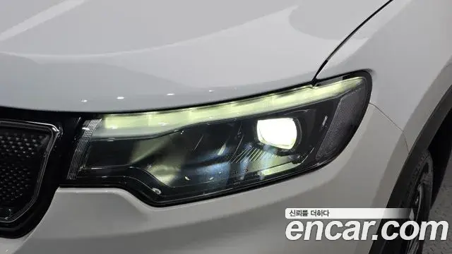 Jeep Compass 2022 — Şəkil 27/30