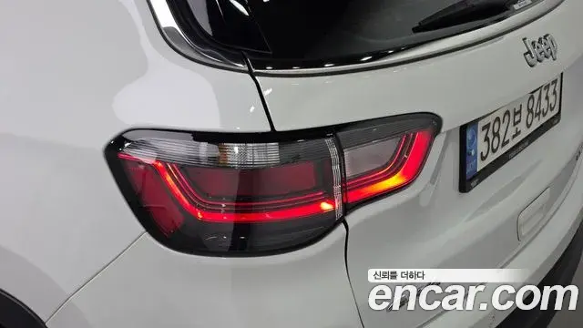 Jeep Compass 2022 — Şəkil 16/30